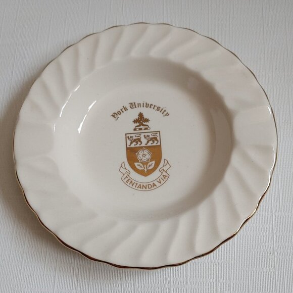 VINTAGE York University Toronto Ash Tray TENTANDIA VIA - Picture 1 of 4